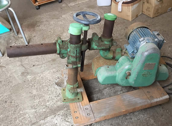 送り機