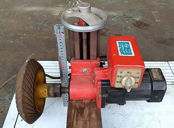 手動カンナ用自動送り機